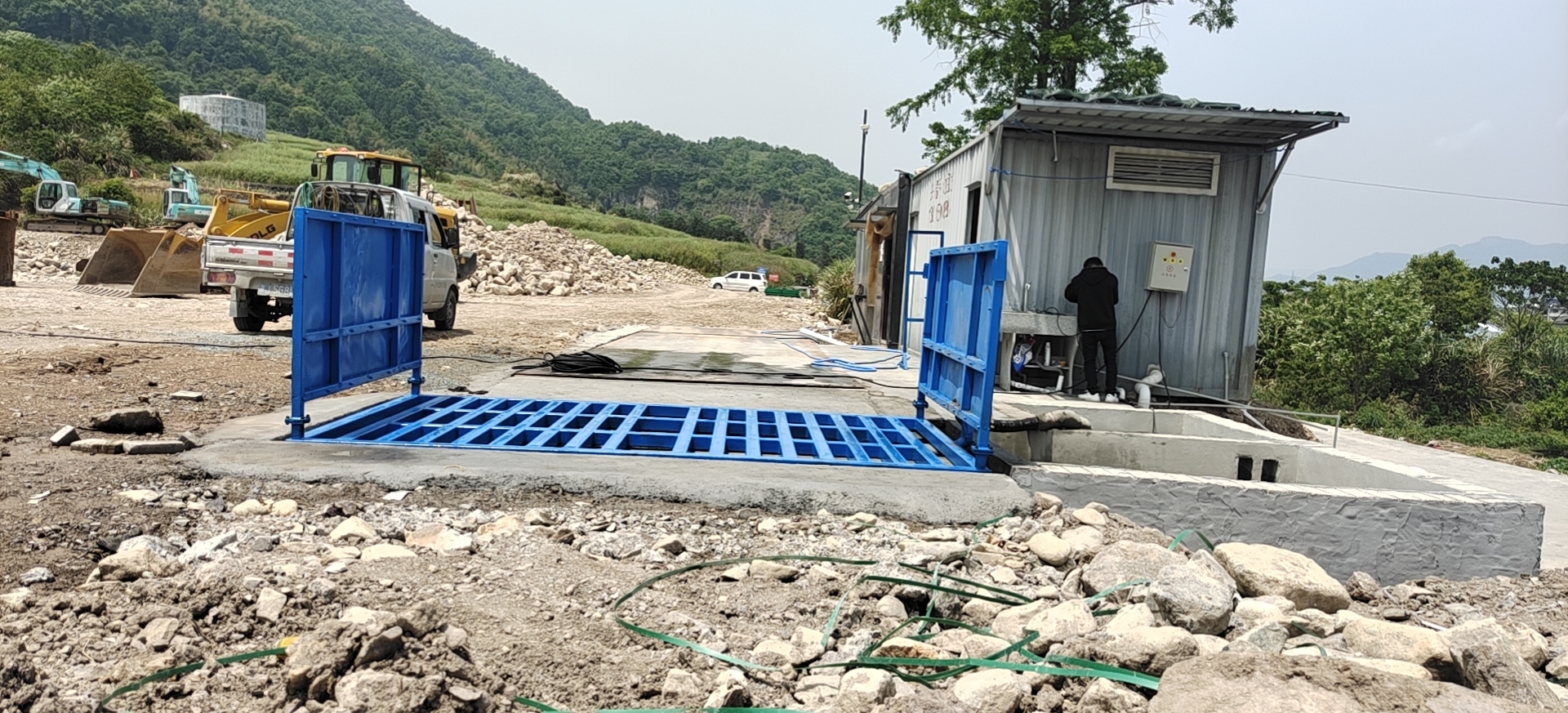 平板式洗轮机安装完成