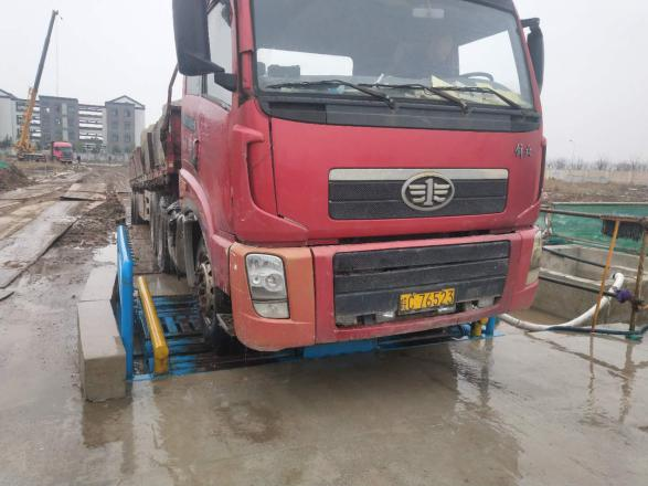 冲泥式滚轴洗轮机安装成功