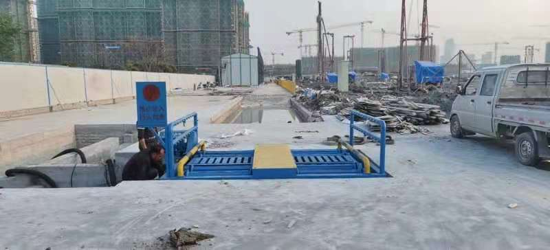 冲泥式滚轴洗轮机安装完成