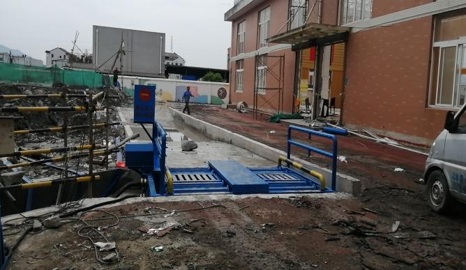 冲泥式滚轴洗轮机安装成功